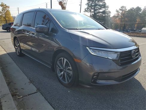 Certified 2023 Honda Odyssey Touring image 3