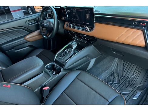 Used 2023 GMC Canyon AT4 w/ AT4 Premium Package image 17