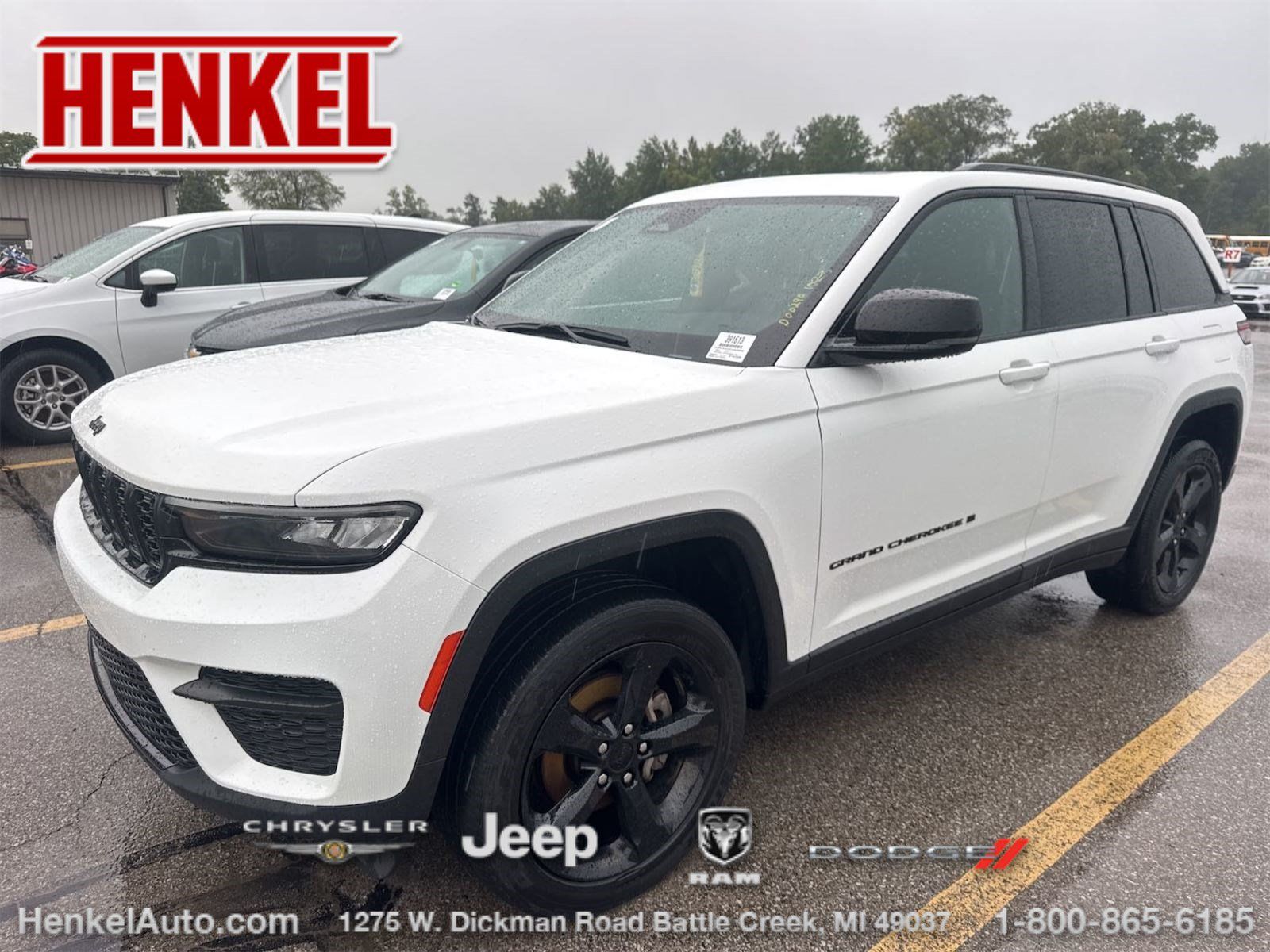 Used 2023 Jeep Grand Cherokee Altitude AWD/4WD image 1