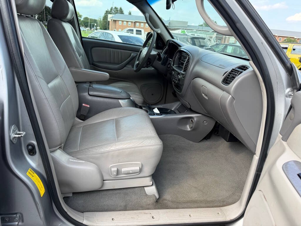 Used 2003 Toyota Sequoia Limited RWD image 11