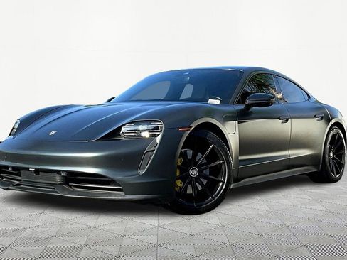 Used 2021 Porsche Taycan image 3