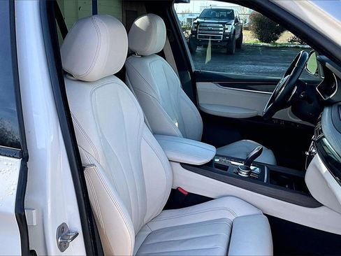 Used 2018 BMW X5 xDrive40e image 10