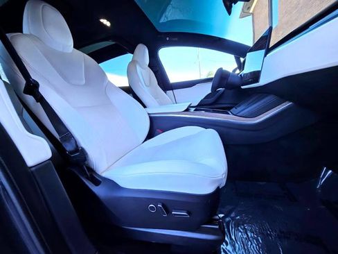 Used 2023 Tesla Model X image 55