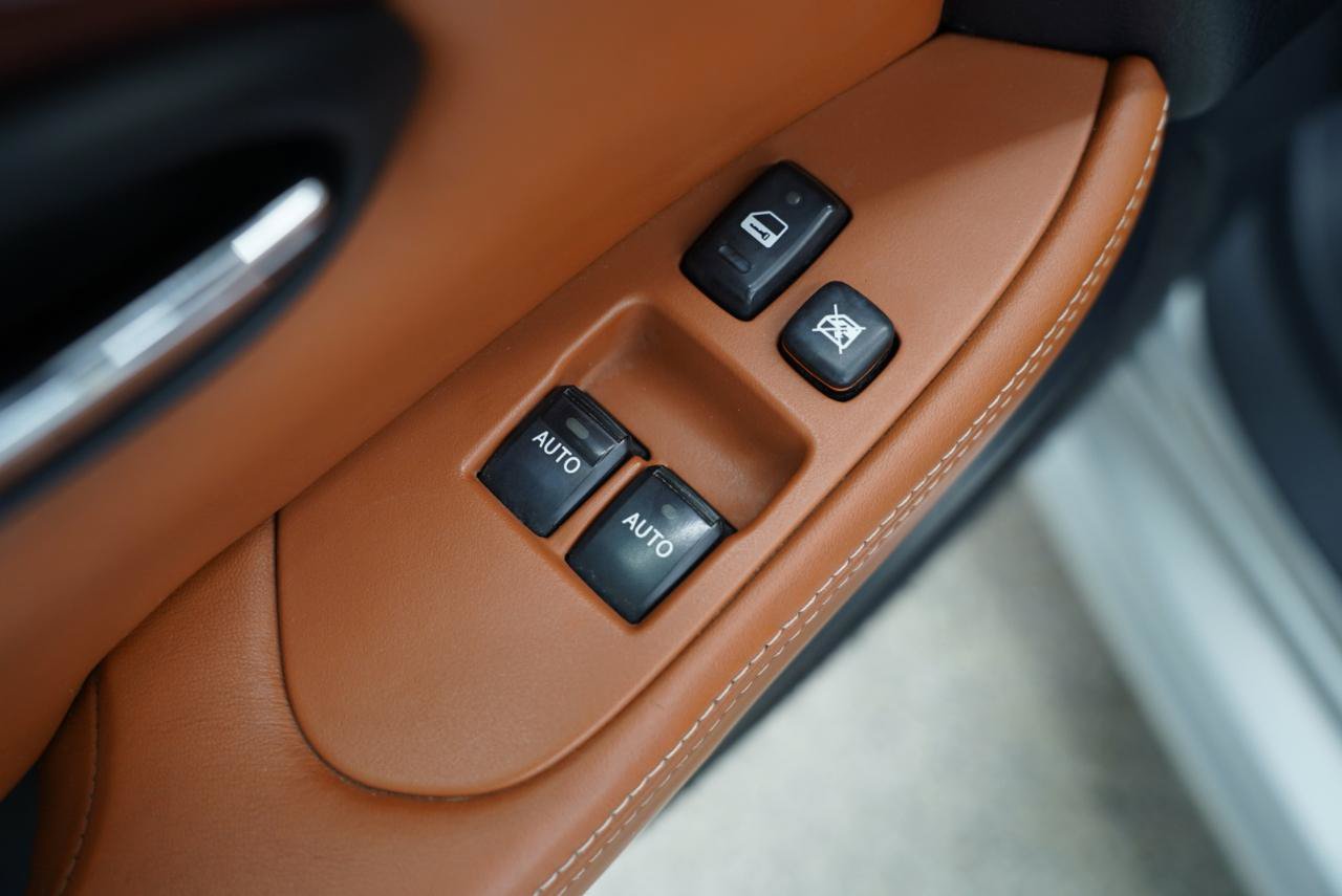Used 2002 Lexus SC 430 Convertible RWD image 29