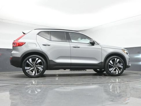 Used 2024 Volvo XC40 B5 Plus w/ Climate Package AWD/4WD image 43