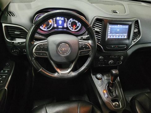 Used 2020 Jeep Cherokee Latitude Plus w/ Cold Weather Group AWD/4WD image 22
