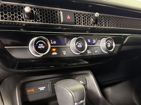 Used 2025 Honda Civic Sport image 19