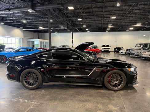 Used 2017 Ford Mustang GT Premium w/ GT Performance Package RWD image 8