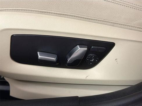 Used 2023 BMW 530i w/ Premium Package RWD image 19
