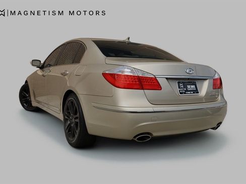 Used 2010 Hyundai Genesis 4.6 image 5