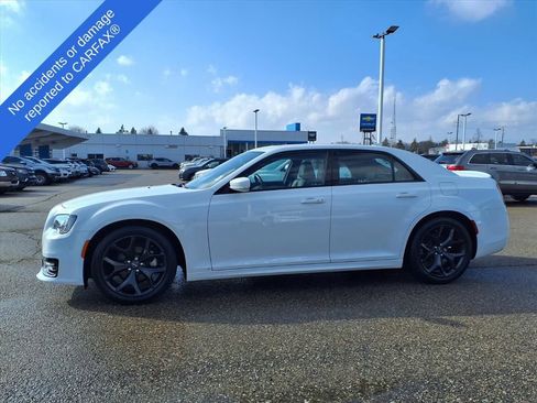 Used 2021 Chrysler 300 S w/ Popular Equipment Group image 9
