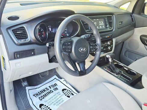 Used 2020 Kia Sedona LX image 14