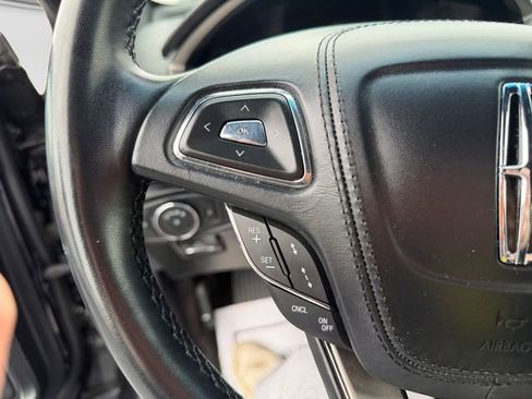 Used 2019 Lincoln MKZ Reserve FWD image 15
