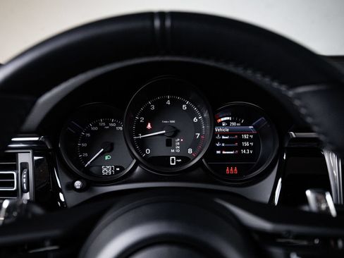 Certified 2026 Porsche Macan AWD/4WD image 15