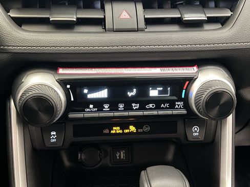 Used 2024 Toyota RAV4 LE AWD/4WD image 20