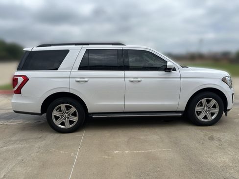 Used 2019 Ford Expedition XLT w/ Equipment Group 202A RWD image 4