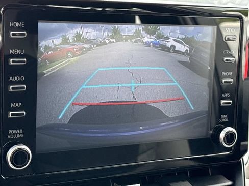 Used 2020 Toyota Corolla LE FWD image 20