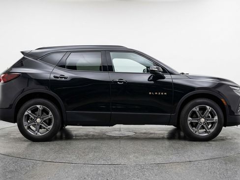 Used 2025 Chevrolet Blazer LT image 11