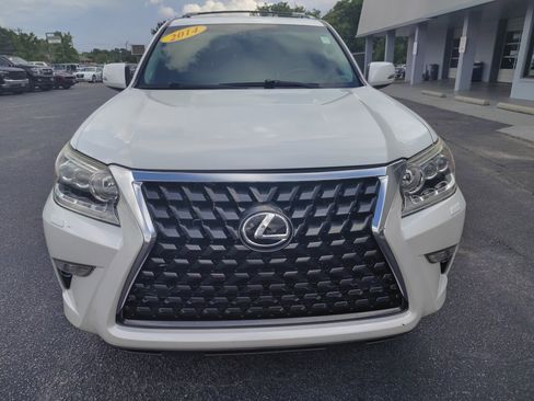 Used 2014 Lexus GX 460 image 3