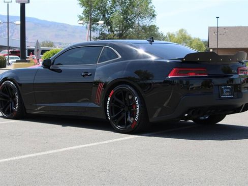 Used 2014 Chevrolet Camaro SS w/ SS Performance Package RWD image 2