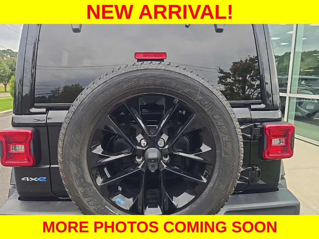Used 2022 Jeep Wrangler Unlimited Sahara w/ Cold Weather Group AWD/4WD image 14