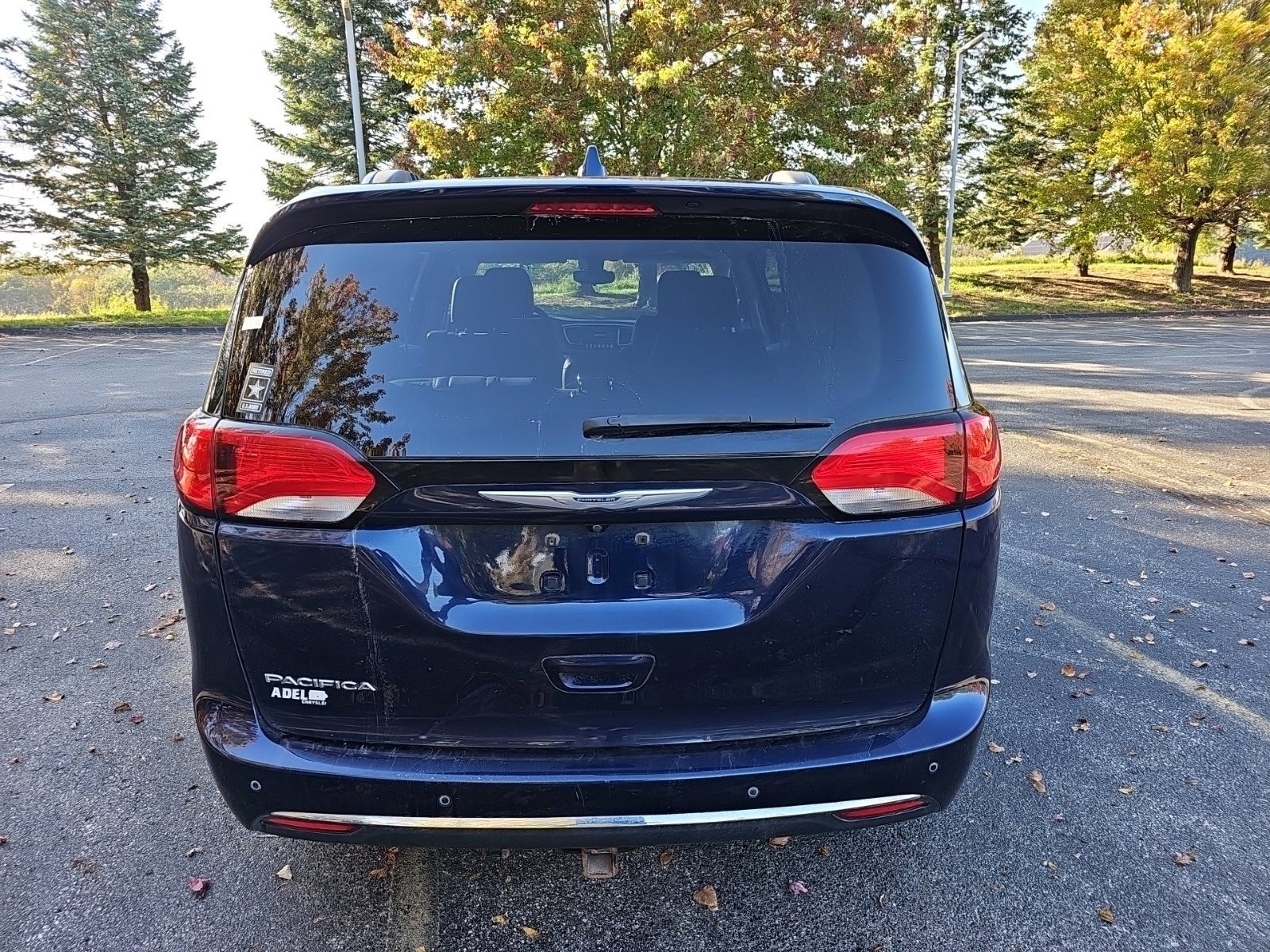Used 2017 Chrysler Pacifica Touring-L FWD image 5