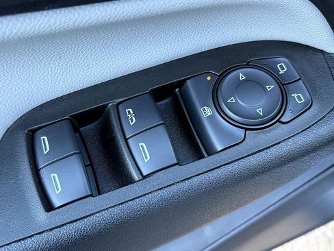 Certified 2024 Chevrolet Equinox LS w/ LS Convenience Package image 17