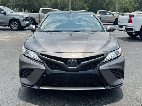 Used 2020 Toyota Camry XSE FWD image 3
