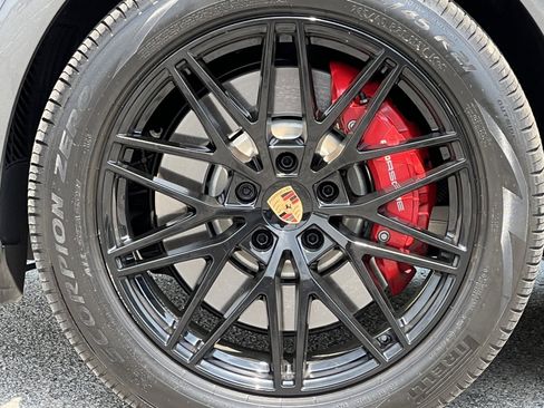 Certified 2025 Porsche Cayenne S image 13