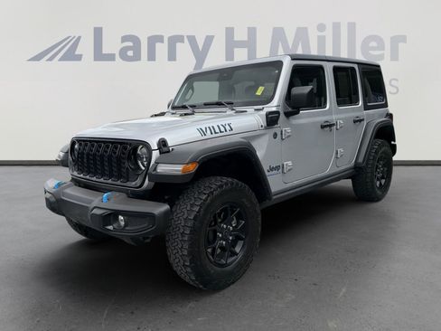 Used 2024 Jeep Wrangler Willys image 4