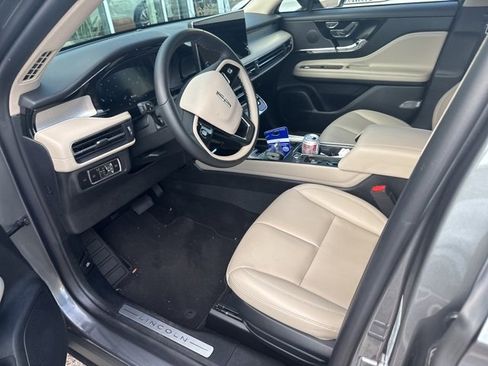 Certified 2025 Lincoln Corsair FWD image 7