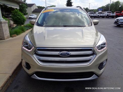 Used 2017 Ford Escape SE w/ Equipment Group 201A FWD image 21