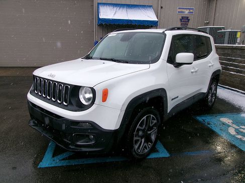 Used 2017 Jeep Renegade Latitude image 1