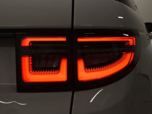 Used 2025 Land Rover Discovery Sport S image 10