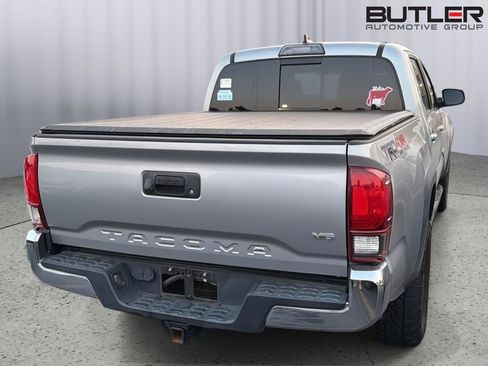 Used 2019 Toyota Tacoma TRD Off-Road AWD/4WD image 8