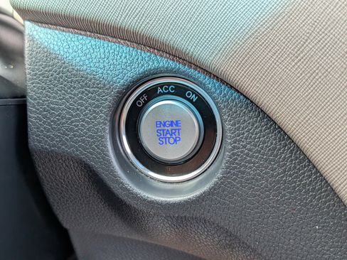 Used 2019 Hyundai Santa Fe XL AWD/4WD image 29