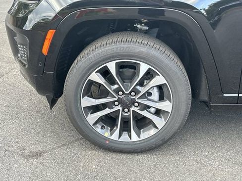 New 2025 Jeep Grand Cherokee L Overland image 11