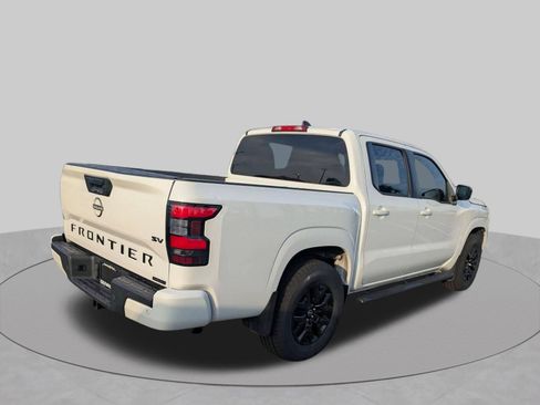 Used 2023 Nissan Frontier SV w/ Midnight Edition Package RWD image 4