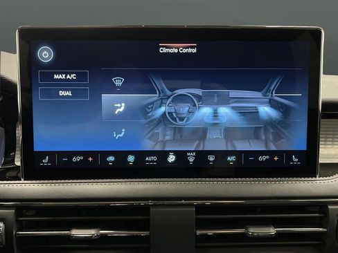 Used 2024 Lincoln Corsair AWD image 20