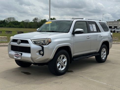 Used 2016 Toyota 4Runner SR5 Premium image 7