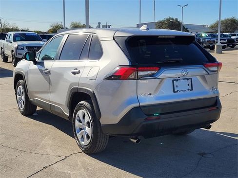 Used 2024 Toyota RAV4 LE image 9