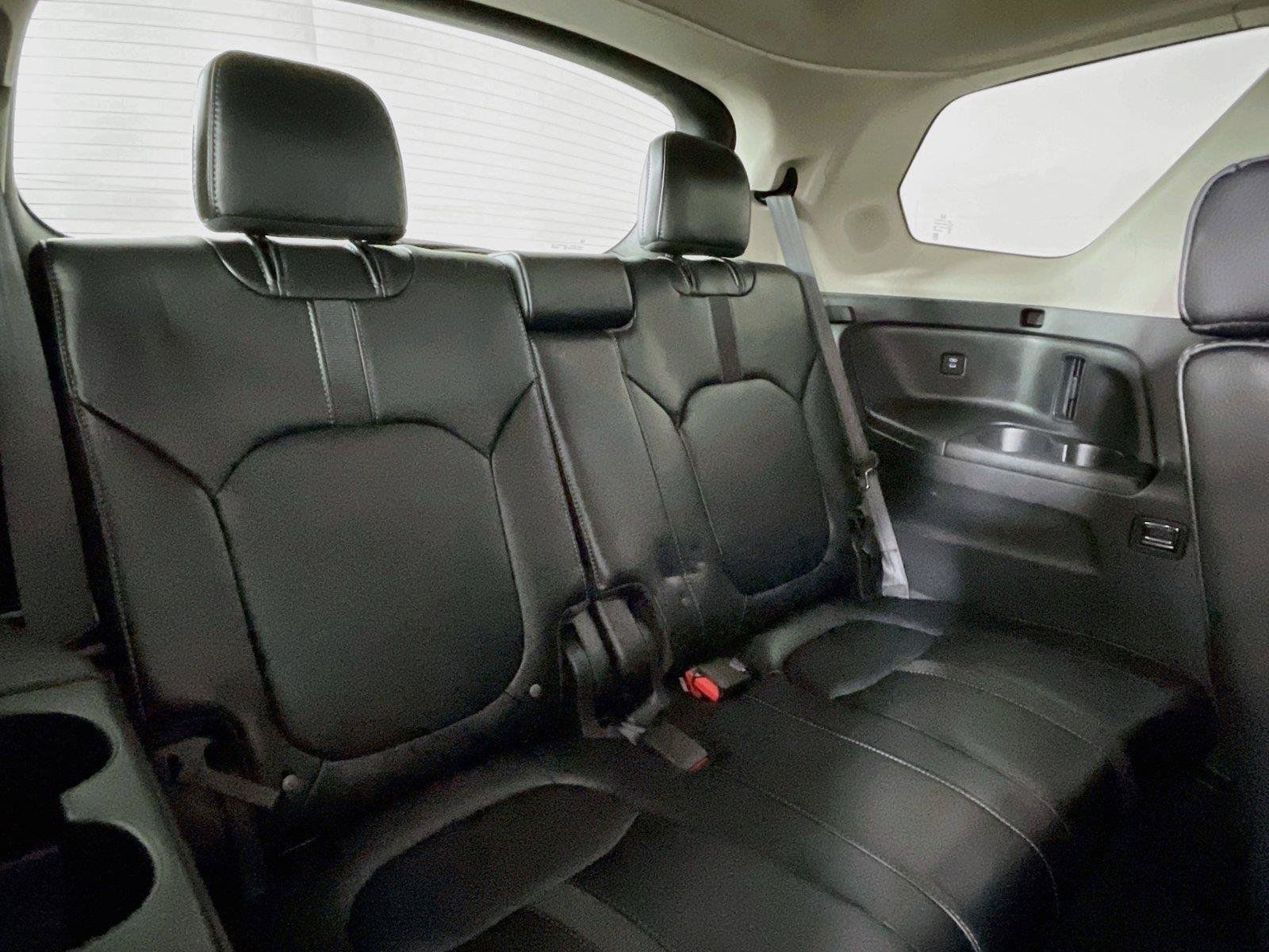 Certified 2025 Honda Pilot Touring image 33