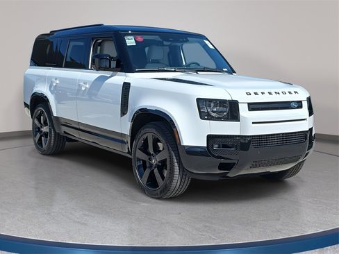 New 2025 Land Rover Defender 130 X-Dynamic SE image 3