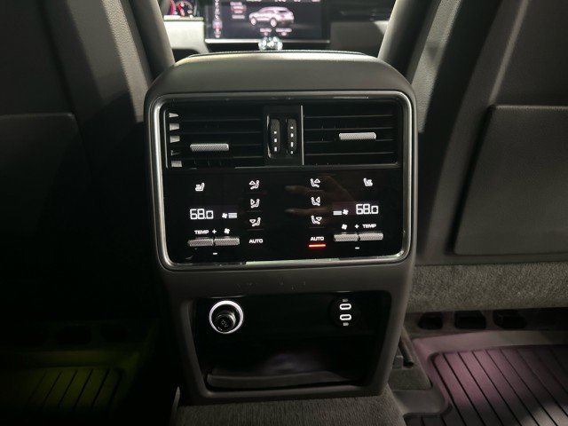 Used 2021 Porsche Cayenne AWD/4WD image 48