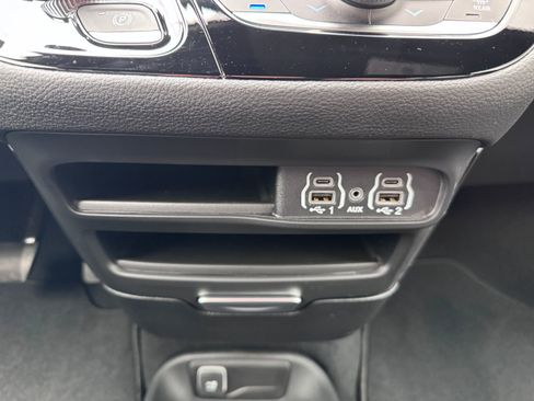 New 2025 Chrysler Pacifica Select image 22