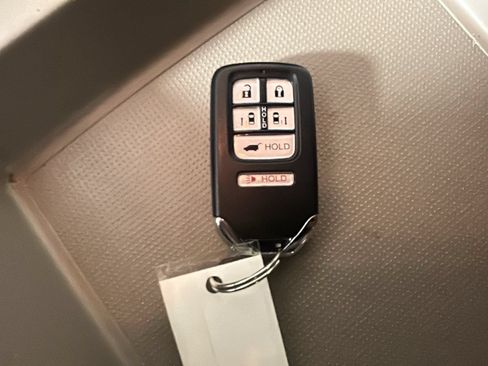 Used 2016 Honda Odyssey EX-L image 23
