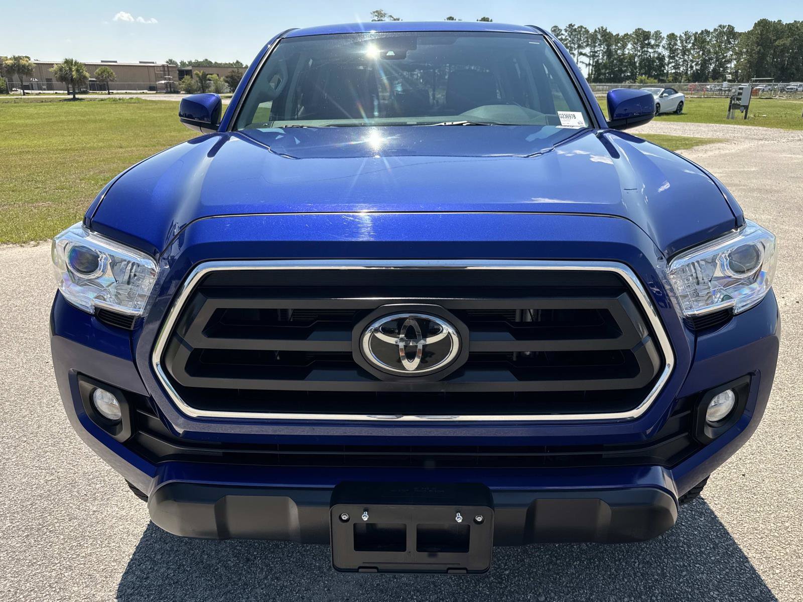 Used 2023 Toyota Tacoma SR5 AWD/4WD image 9
