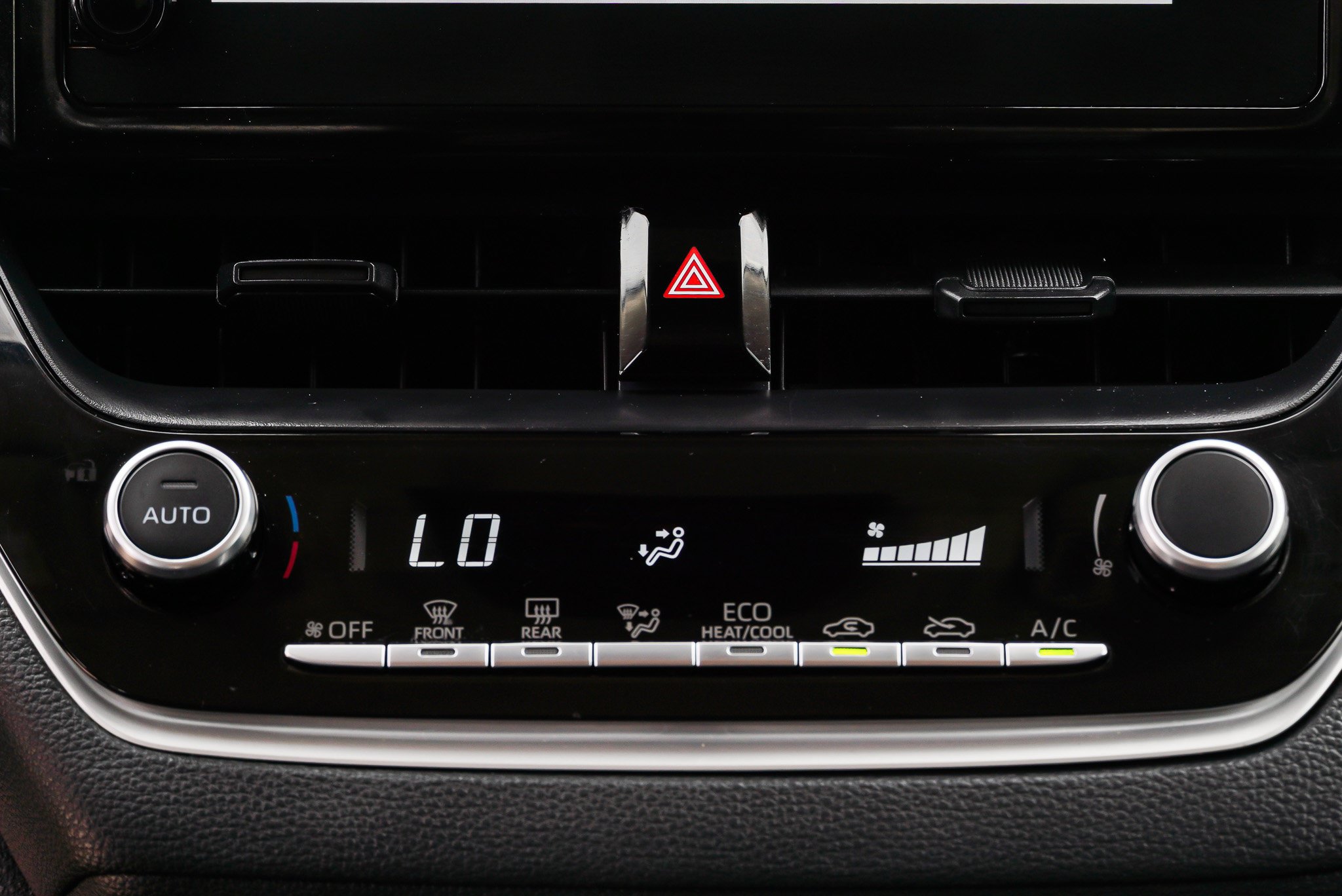 Used 2025 Toyota Corolla LE FWD image 34