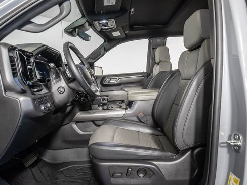 Used 2024 Chevrolet Silverado 1500 ZR2 w/ Technology Package image 6