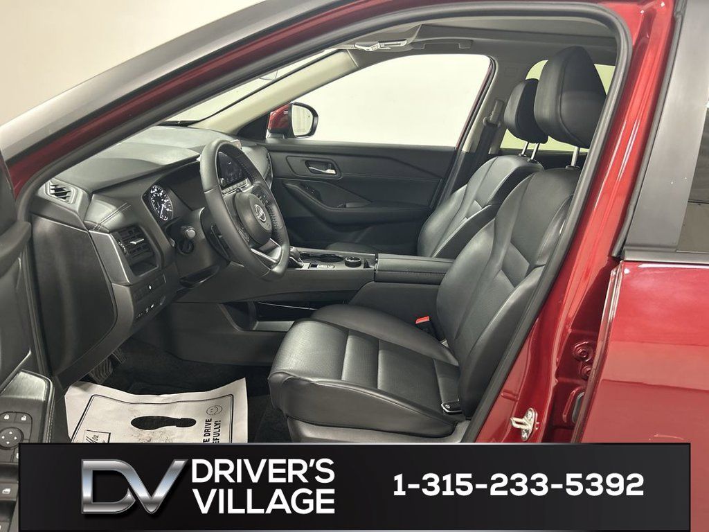 Used 2024 Nissan Rogue SV w/ SV Premium Package AWD/4WD image 9